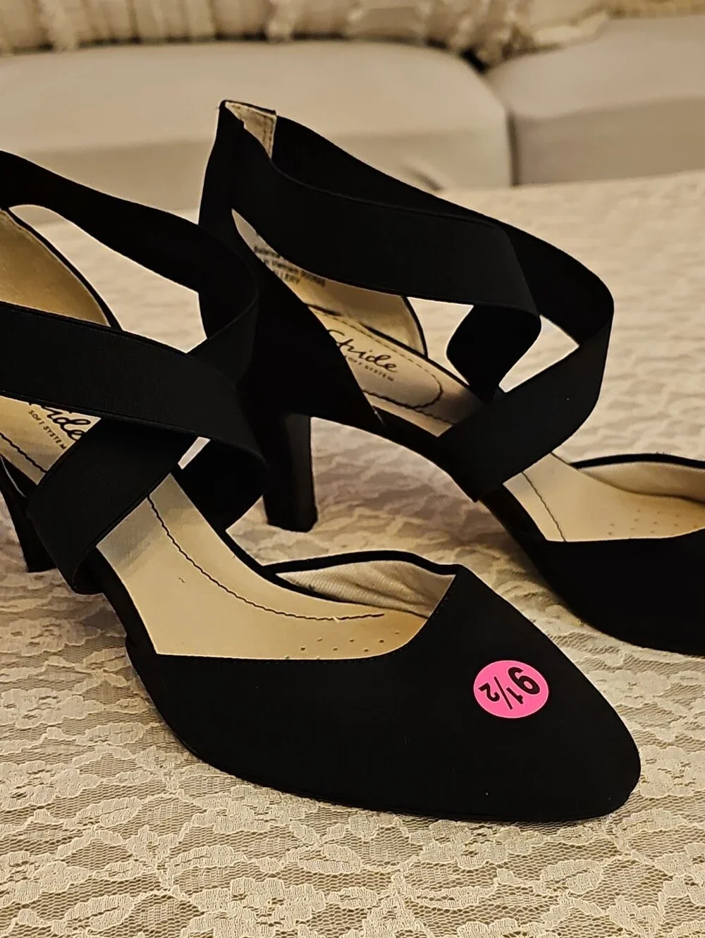 Life Stride Black Fabric Strappy Pointed Toe Slip On Kitten Heel 9.5
